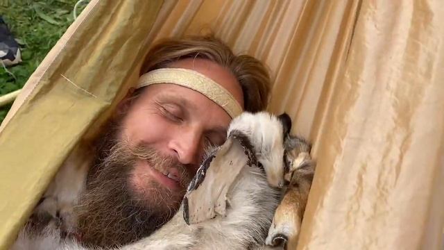 В золотом Гамаке смотреть онлайн