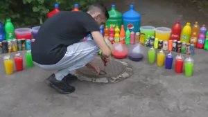 Простой ЭКСПЕРИМЕНТ Извержение гигантских воздушных шаров из Big Mirinda, Pepsi, Fanta, Cola против