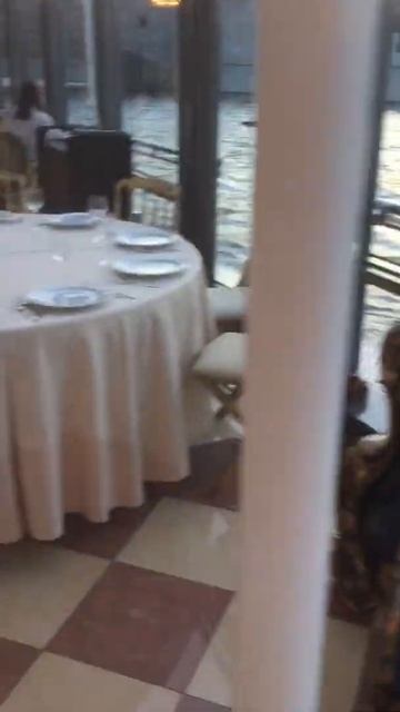 Ресторан на корабле смотреть онлайн