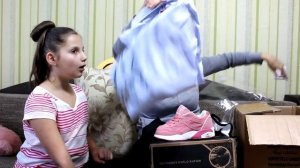 Лучшая подруга ПРЕДАЛА Иру! УКРАЛА вещи Иры и носит сама Видео для детей Video for KIDS