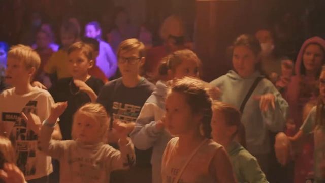 Вечеринка || STARS || AMAKS смотреть онлайн