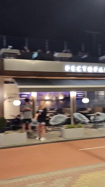 Набережная Имеретинка Адлер- музыка 🎶 рестораны у моря. 18.08.24. смотреть онлайн