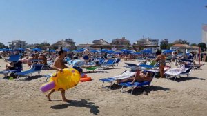 Пляж в Римини. Италия.