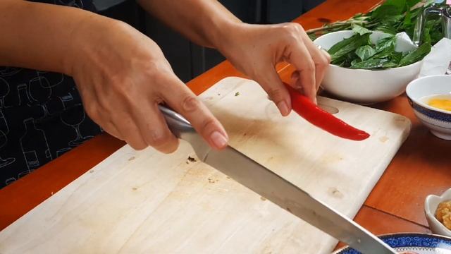 Thai Salmon Curry Steamed with Coconut Cream & Basil Recipe смотреть онлайн