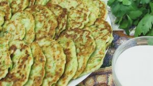 Сочные куриные котлетки с кабачками. Оладьи из курицы с овощами.