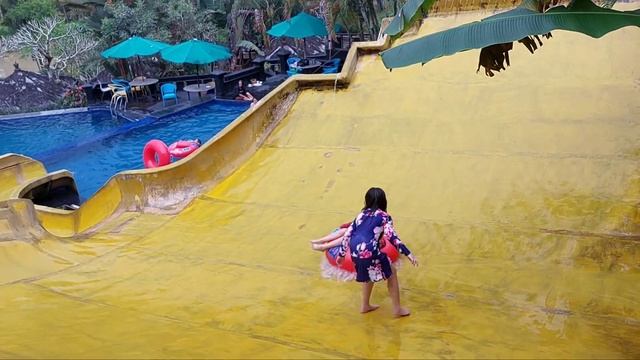 The Jhons Aquatic Park and Resort Hotel Glamping at Cianjur смотреть онлайн