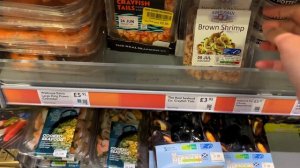 Премиум супермаркет в Англии, обзор цен на продукты и покупки на рынке.