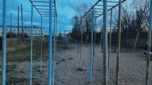 DJi Neo+Motion Controller 3 полетал на школьном стадионе.