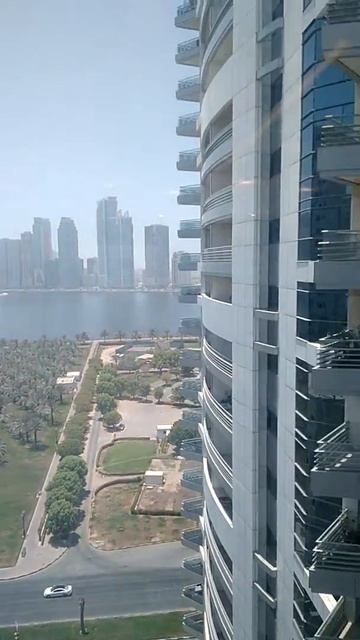 Территория отеля Royal Tulip The Act Hotel, Роял Тюлип Отель Шарджа, Бронировать тур +7(9082)900095 смотреть онлайн