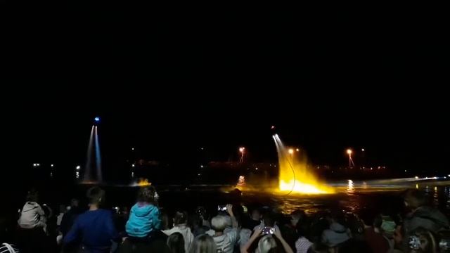 Выступление флайбордистов смотреть онлайн