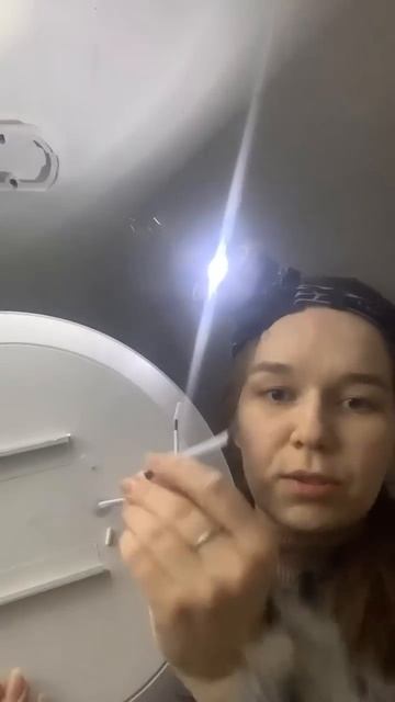 Устанавливаю плоский потолочный светильник