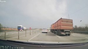 Инспектора ДПС оперативно доставили беременную женщину в родильный дом