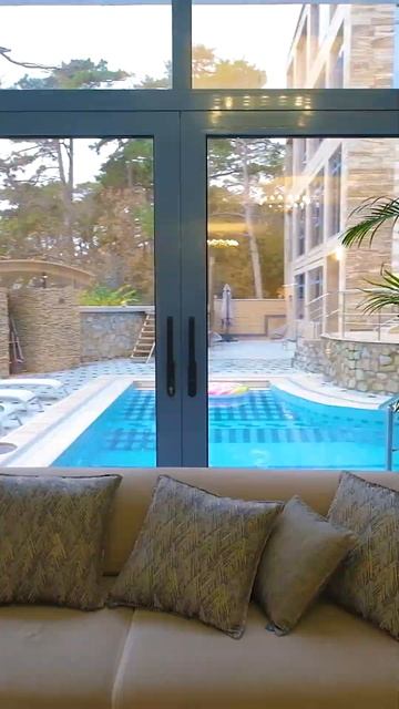 Вот это роскошь 🪘 Обычный отель в Ялте смотреть онлайн