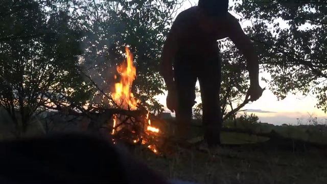 Костёр на природе смотреть онлайн