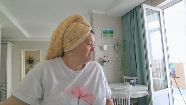 По пятницам выходу в прямой эфир. На улице дождь .
