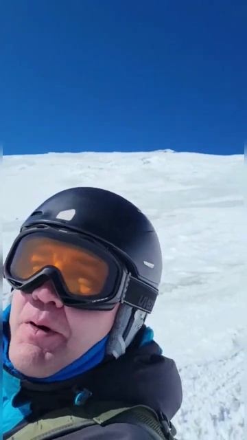 #shorts Спуск на лыжах с 5000м (Эльбрус) смотреть онлайн