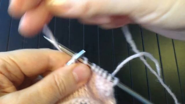 Как вязать плотно и ровно, не затягивая петли. Комбинированный способ // SIBKNITTING смотреть онлайн