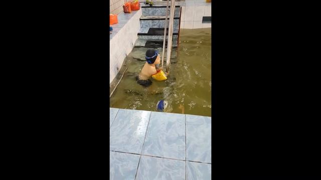 Мироша в бассейне смотреть онлайн