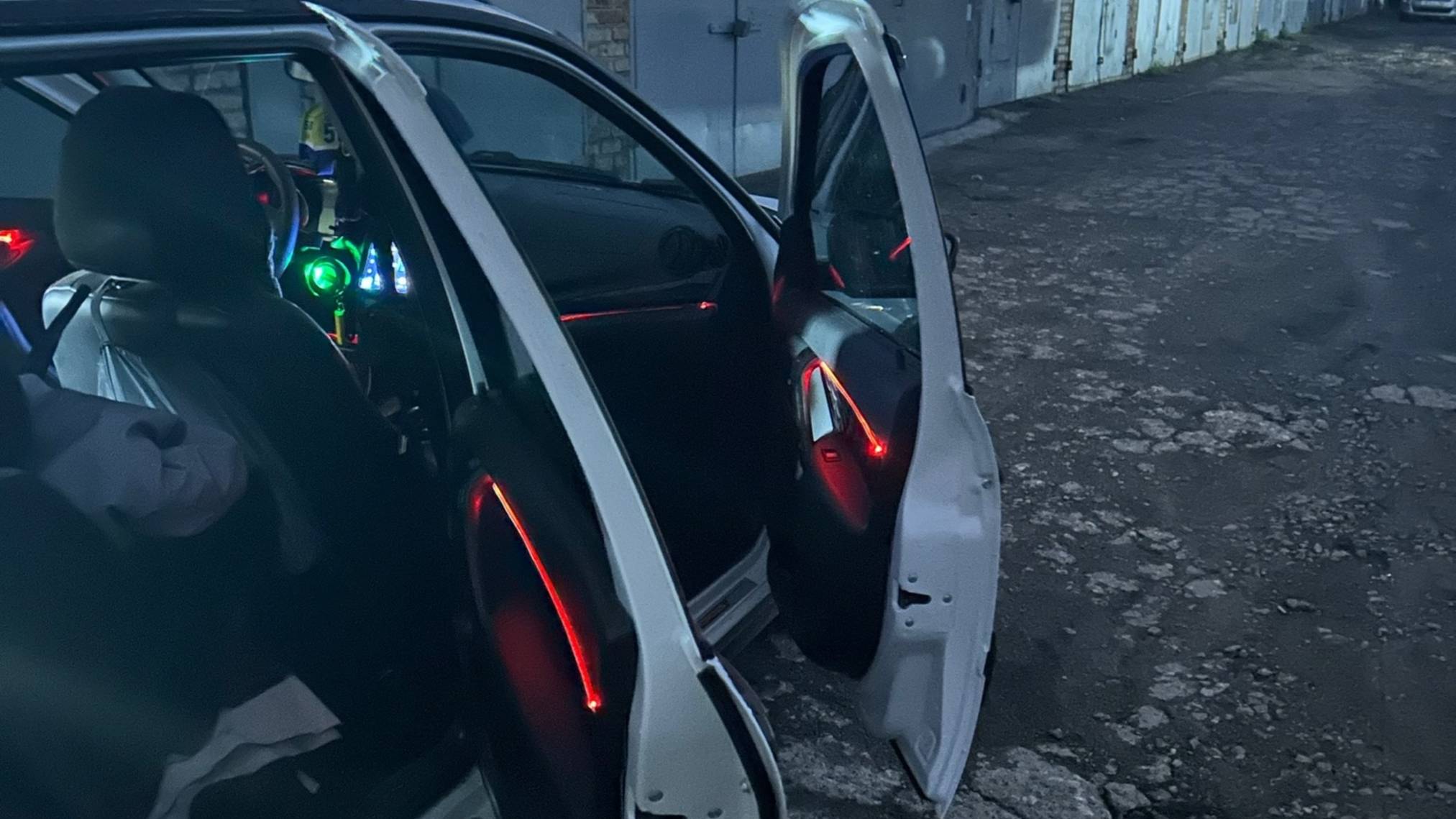 Lada Granta Неоновая подсветка салона