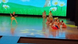 Концерт у Вики.танец Муха