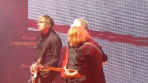 Красное на чёрном