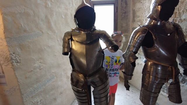 Семейное путешествие с Софьей по Швейцарии: прогулка по городу Берн смотреть онлайн