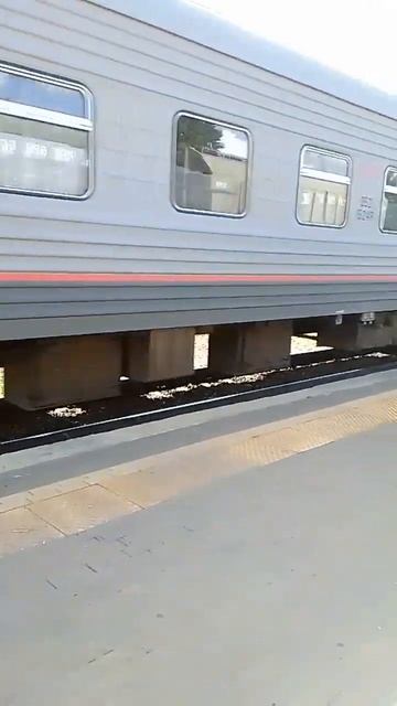 Эп2к 376 с поездом 143 Москва-Кисловодск прибывает в Орёл смотреть онлайн