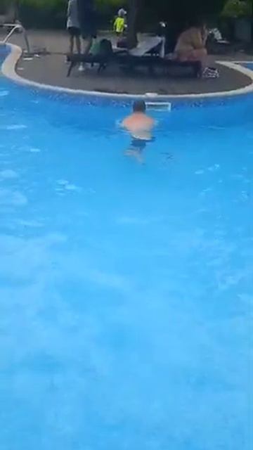 Я плаваю под водой в санатории Славутич Алушта полуостров Крым смотреть онлайн