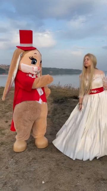 ЗАЙКА ИЗЮМКА ЧЕРЕПОВЕЦ / ростовая кукла