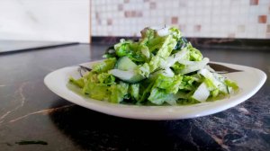 Салаты с капустой и селёдкой. Салат с пекинской капустой рецепты.