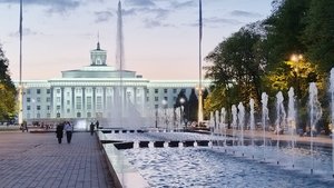 Нальчик Кабардино-Балкария Вечером у центрального фонтана