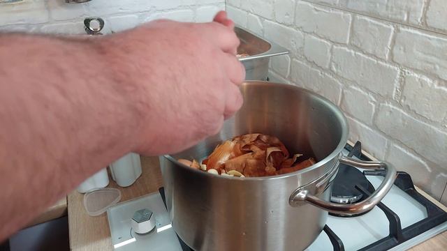 Варене сало(підчеревок) в цибулинні.Українська кухня.М'ясна страва.