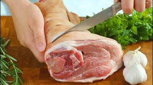 Знаменитая баварская свиная рулька. Нежнейшее мясо, которое тает во рту! Попробуйте!