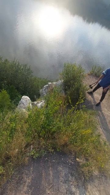 Висячий камень travel