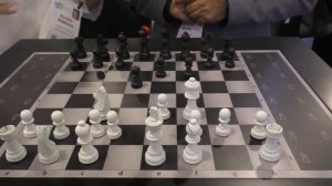 Smart Chess board from Square off