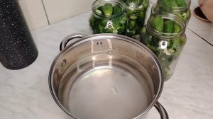 Огурцы маринованные с петрушкой.