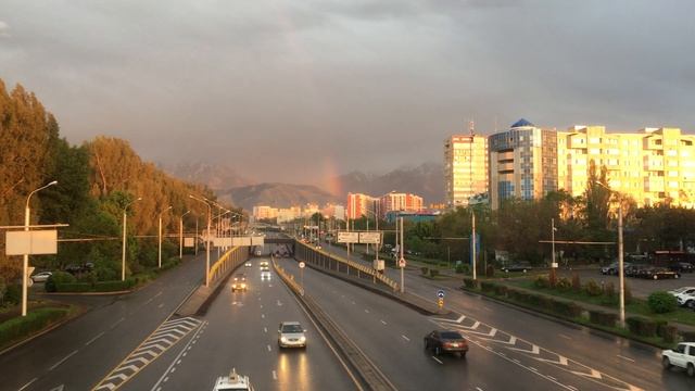 Алматы. Радуга закат. Улица Саина. Май 2020