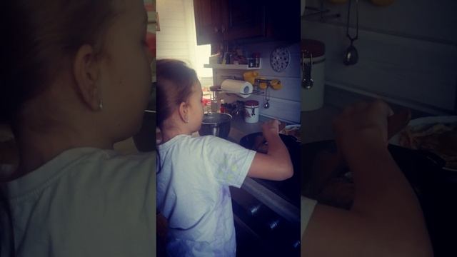 Я учусь готовить блины под музыку!!! 🎶🎶🎶🎶🎶🎶🎶