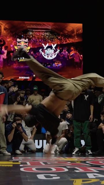 ☝️ who had the BEST MOVES?  comment below!  #shorts