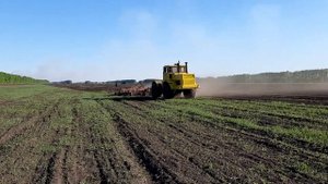 Кировец к-700 с культиватором АПК-7.2