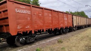 "Зелёный и с красной звездой" Электровоз ВЛ10-880 с грузовым поездом