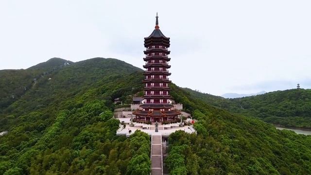 Священный остров Путошань  Чудеса и красоты Китая