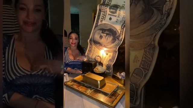 РЕСТОРАН С УНИКАЛЬНОЙ ПОДАЧЕЙ БЛЮД😃 смотреть онлайн