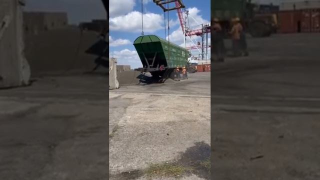 Перевалка зерна в порту