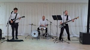 Кавер - группа "Три Валеры".  Песня "Ленинград WWW".