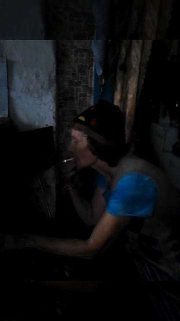 Женщина нервно курит под Киркорова. смотреть онлайн