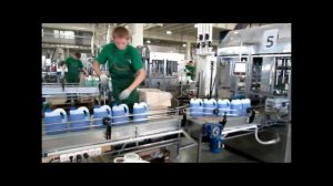 Автоматическая линия розлива тосола в ПНД тару от 1 до 10 л. Производитель ООО «БЛС Инжиниринг».