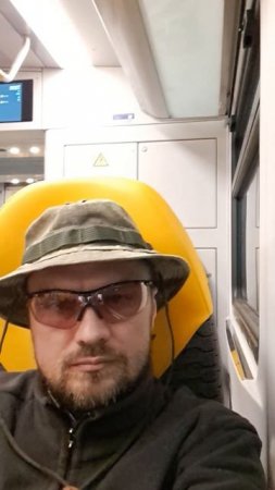 Электричка, Метро. Это я, просто я. Так надо.