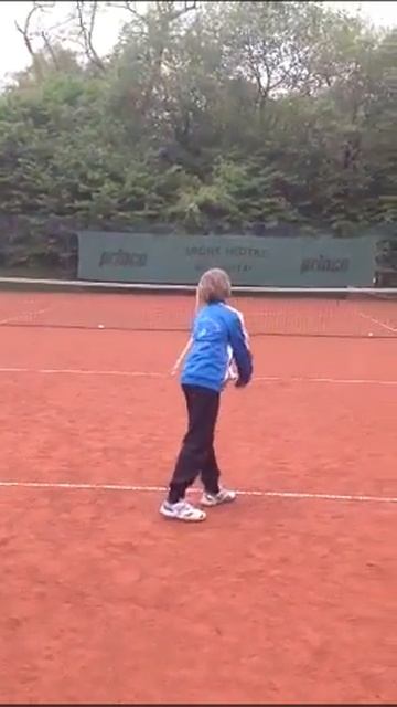 Fynn kriebel Aufschlag (Sponsor me babolat).. смотреть онлайн