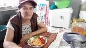 Посеяла ещё морковь / Что это на рассаде томатов ?